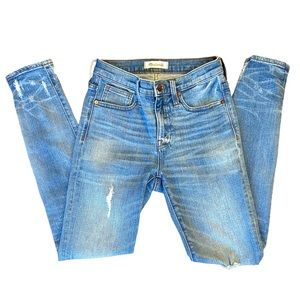 9” High-Rise Skinny Jeans: Destructed-Hem madewell